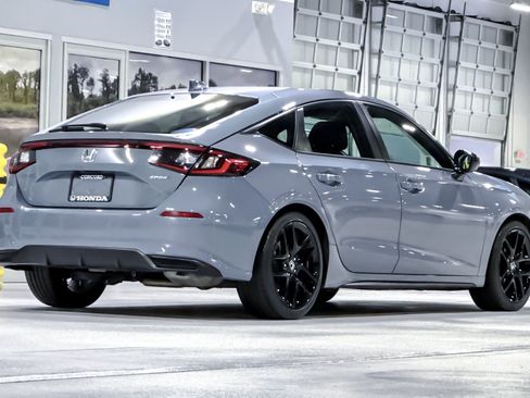 Used 2023 Honda Civic Sport image 8