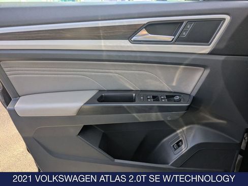 Certified 2021 Volkswagen Atlas SE image 12