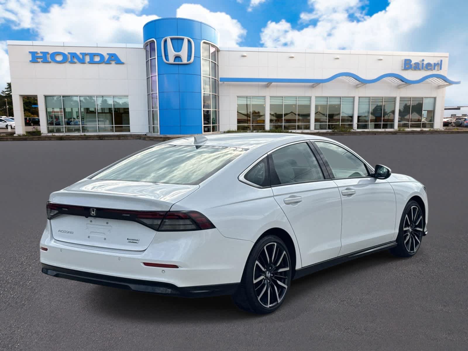 Used 2023 Honda Accord Touring image 5