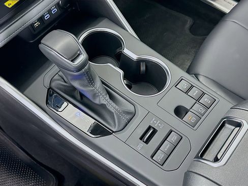 Used 2026 Toyota Highlander XLE image 17