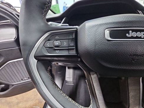 Certified 2023 Jeep Grand Cherokee Limited w/ Luxury Tech Group II image 17