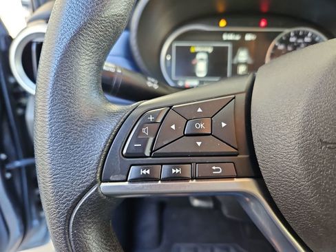 Used 2023 Nissan Versa SV image 11