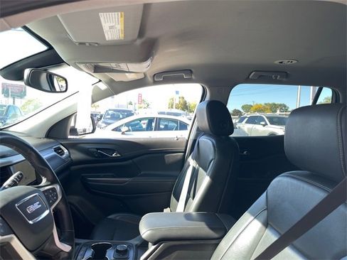 Used 2023 GMC Acadia SLT image 10