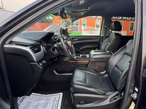 Used 2017 Chevrolet Suburban LT w/ Luxury Package RWD image 12