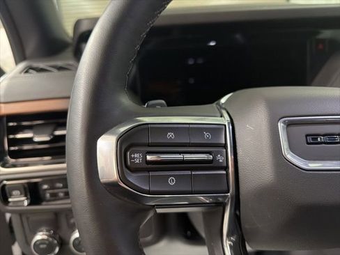 Used 2025 GMC Yukon Denali image 30