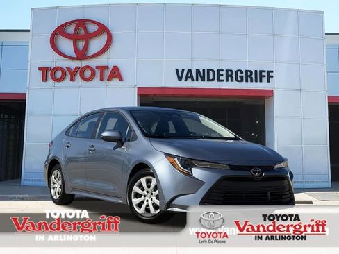 Certified 2025 Toyota Corolla LE image 1