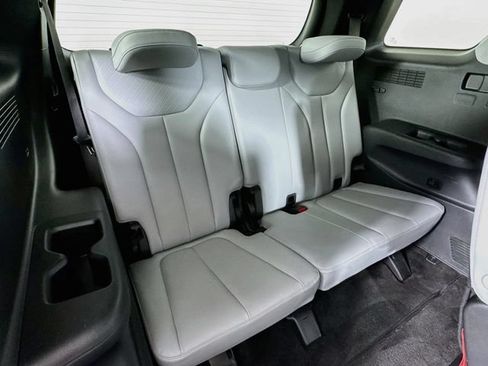 Used 2025 Hyundai Palisade SEL FWD image 27