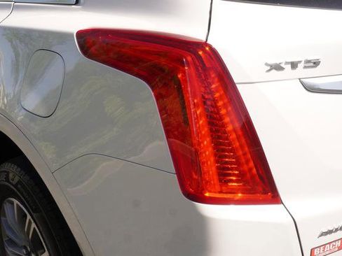 Used 2018 Cadillac XT5 Luxury w/ Driver Awareness Package image 34