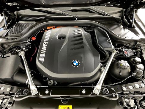 New 2026 BMW 550e xDrive image 15