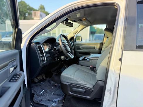 Used 2016 RAM 1500 Classic SLT AWD/4WD image 8