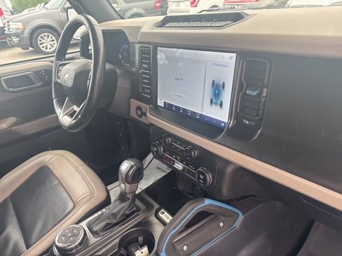 Used 2023 Ford Bronco Wildtrak AWD/4WD image 40
