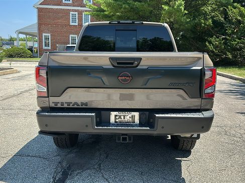 Used 2023 Nissan Titan PRO-4X w/ Pro-4x Convenience Package AWD/4WD image 6