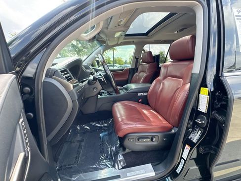 Used 2017 Lexus LX 570 4WD w/ Luxury Package image 19