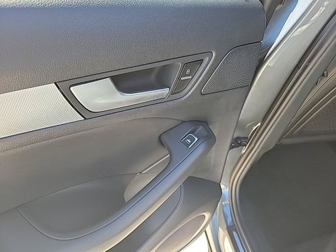 Used 2017 Audi Q5 2.0T Premium Plus w/ Technology Package image 12