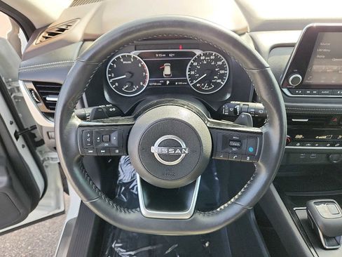 Used 2022 Nissan Rogue SV w/ SV Premium Package image 19