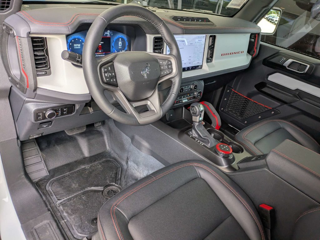 Used 2025 Ford Bronco Stroppe Edition AWD/4WD image 32