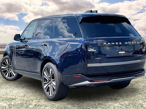 Used 2023 Land Rover Range Rover SE AWD/4WD image 4