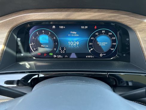Used 2024 Volkswagen Atlas SE FWD image 11