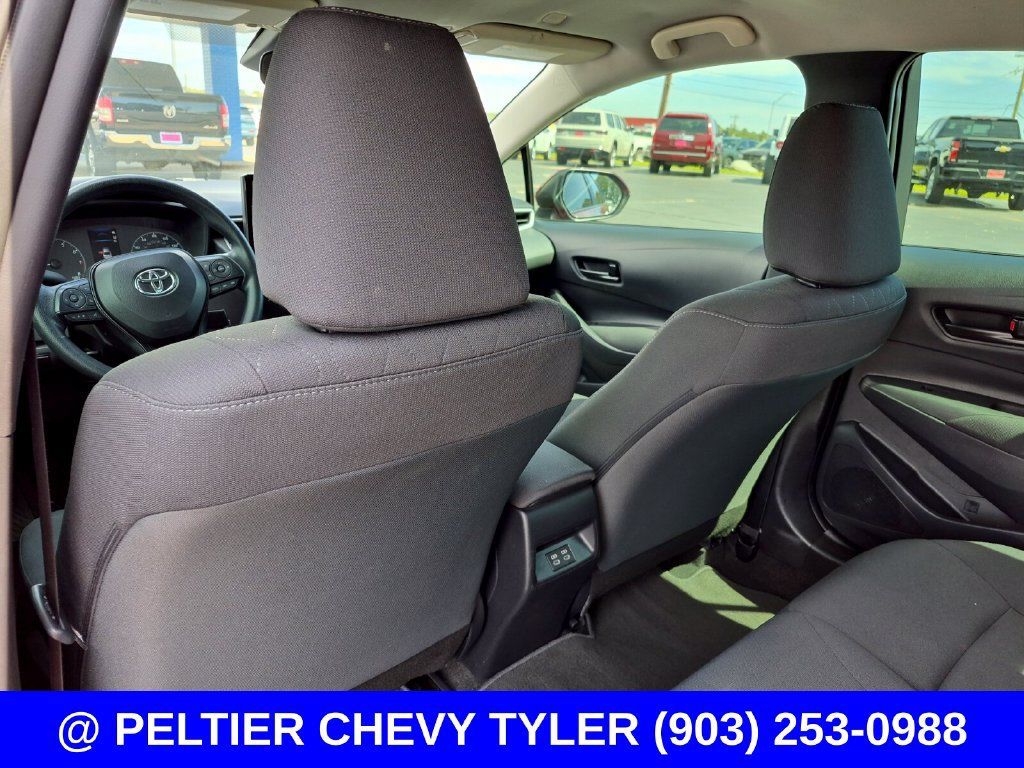 Used 2025 Toyota Corolla LE FWD image 28