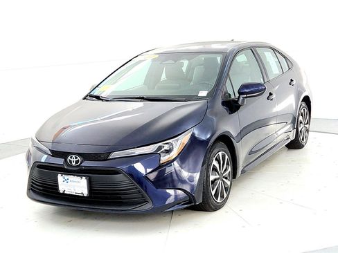 Certified 2024 Toyota Corolla LE image 2