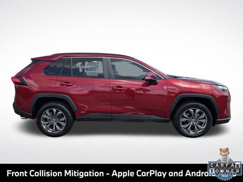 Used 2022 Toyota RAV4 XLE Premium AWD/4WD image 11