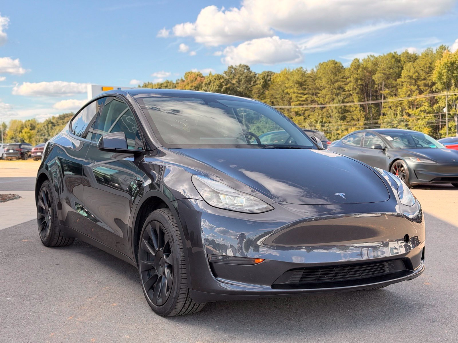 Used 2024 Tesla Model Y Long Range RWD image 5
