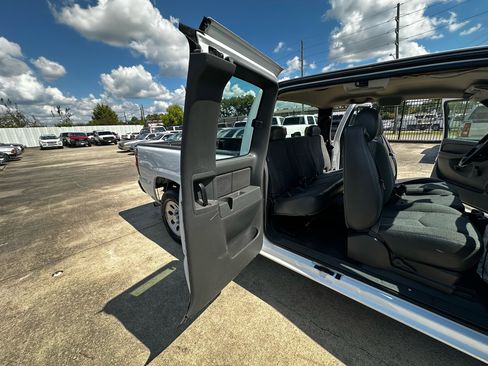 Used 2005 Chevrolet Silverado 1500 W/T image 39