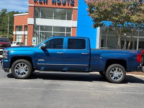 Used 2018 Chevrolet Silverado 1500 High Country AWD/4WD image 2