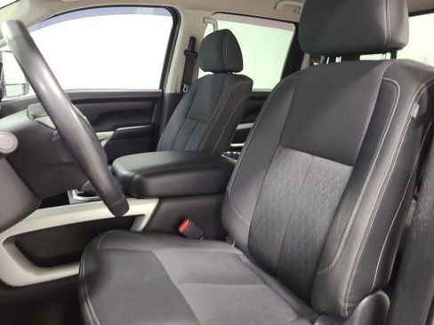 Used 2018 Nissan Titan SV w/ SV Convenience Package AWD/4WD image 21
