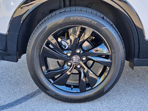 Certified 2025 Buick Encore GX Sport Touring w/ Advanced Technology Package image 12