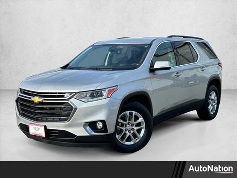 Used 2020 Chevrolet Traverse LT w/ Driver Confidence II Package image 1