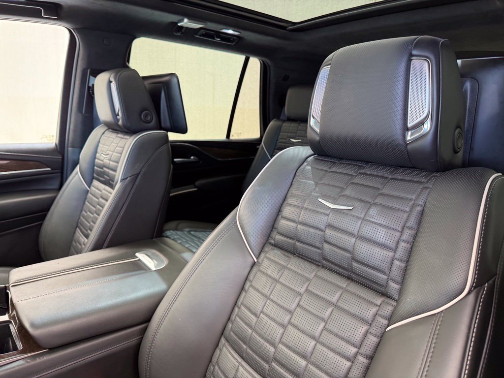 Used 2024 Cadillac Escalade Sport Platinum w/ LPO, ONYX Package AWD/4WD image 33