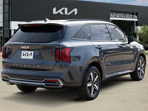 Certified 2022 Kia Sorento S image 6