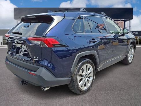 Used 2021 Toyota RAV4 XLE Premium AWD/4WD image 6