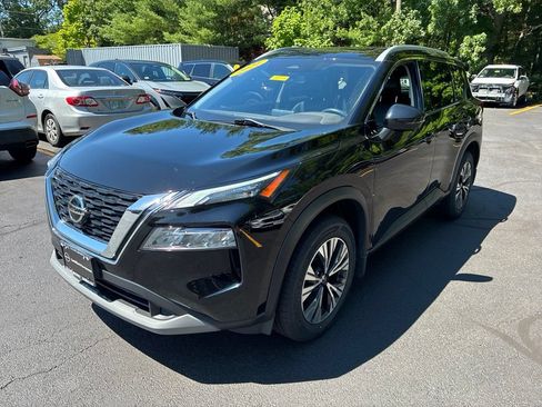Certified 2021 Nissan Rogue SV w/ Premium Package AWD/4WD image 3