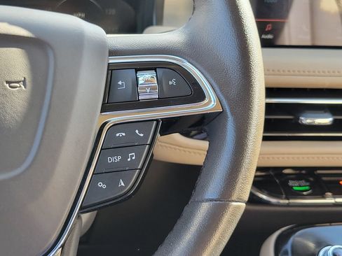 Used 2022 Lincoln Nautilus AWD w/ Premium Package image 15