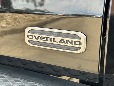 Used 2023 Jeep Gladiator Overland image 12