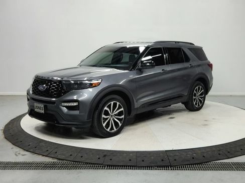 Used 2023 Ford Explorer ST-Line w/ Class IV Trailer Tow Package AWD/4WD image 4