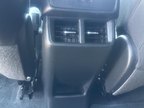 Used 2025 Chevrolet Equinox LT AWD/4WD image 12