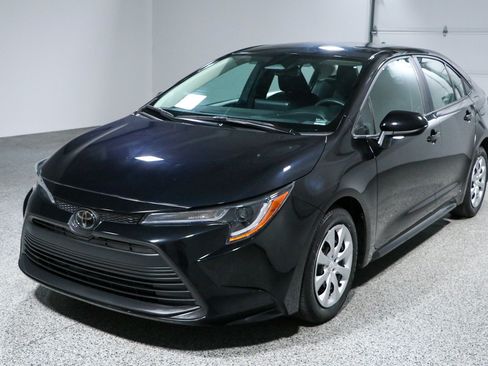 Used 2024 Toyota Corolla LE FWD image 29