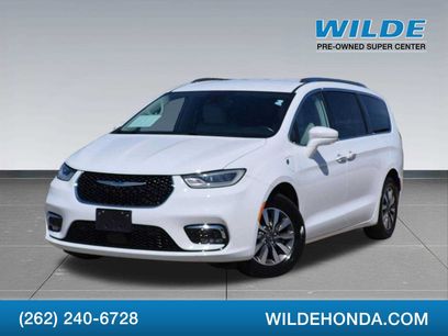 Used 2021 Chrysler Pacifica Touring-L
