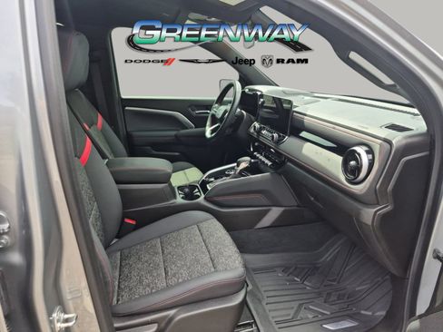 Used 2024 Chevrolet Colorado Z71 w/ Z71 Convenience Package 2 AWD/4WD image 7