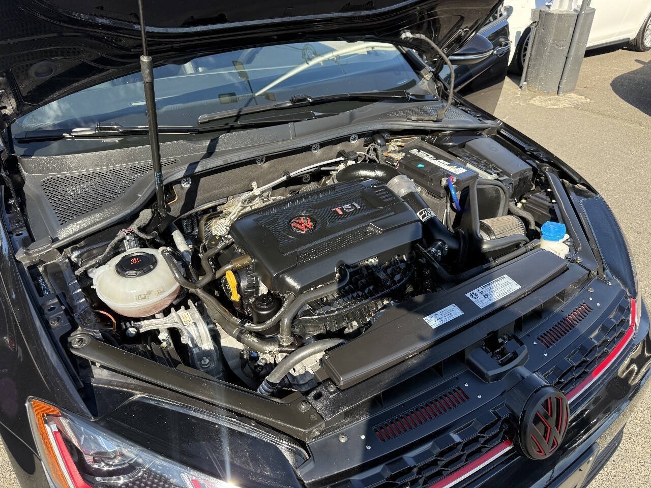 Used 2018 Volkswagen GTI SE FWD image 11