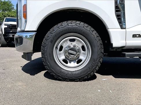 Used 2024 Ford F350 XL w/ XL Chrome Package RWD image 2