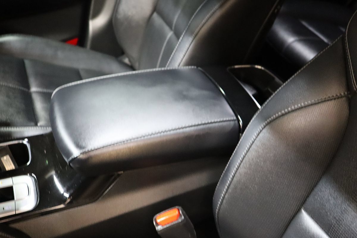 Used 2024 Kia Telluride EX w/ EX Captain's Chair Package FWD image 47