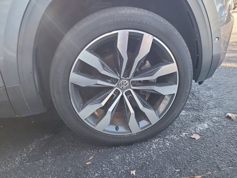 Used 2019 Volkswagen Atlas SEL Premium image 7