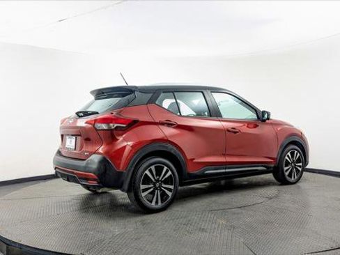 Used 2019 Nissan Kicks SR w/ SR Premium Package image 8