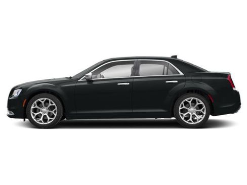 Used 2018 Chrysler 300 C w/ Safetytec Plus Group RWD image 3