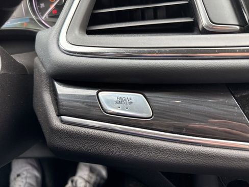 Used 2018 Buick Enclave Premium AWD/4WD image 21