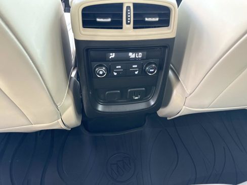 Used 2020 Buick Envision Essence FWD image 17